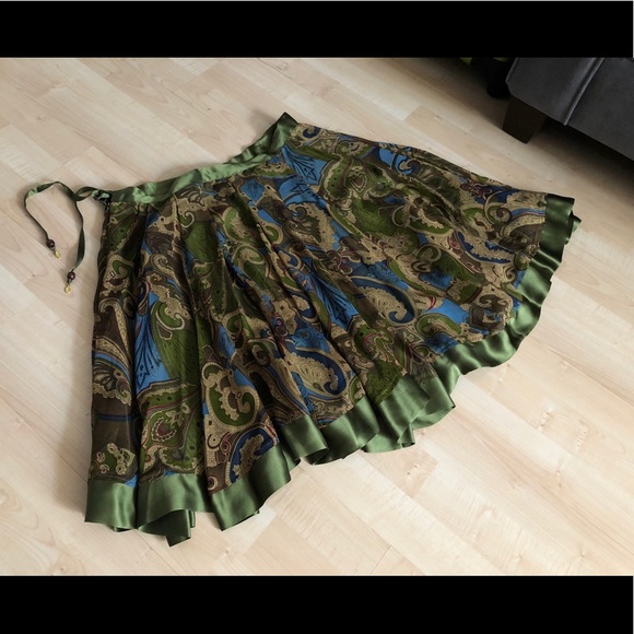 Silk floral skirt - Picture 1 of 7